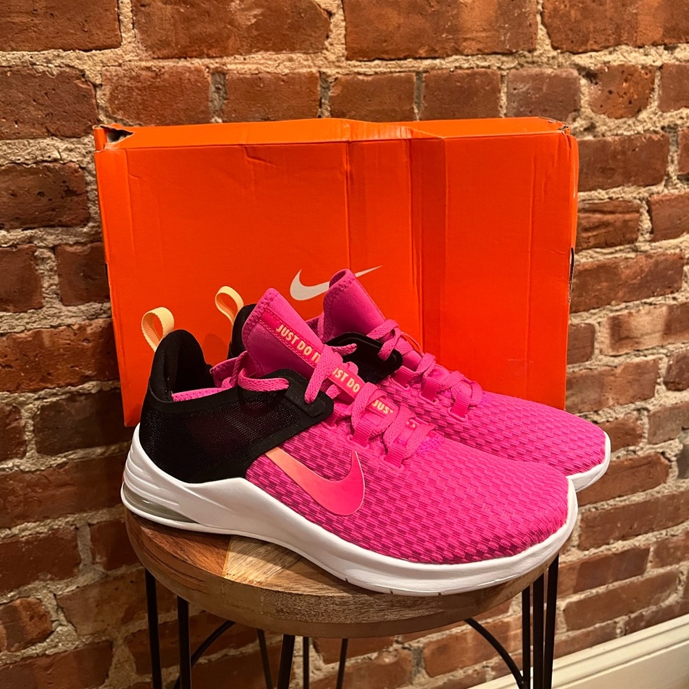 Nike Women’s Air Max Bella TR 2 “Laser Fuchsia”